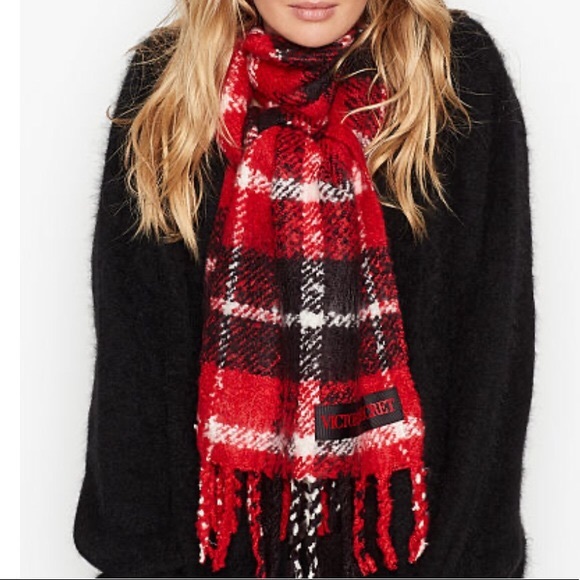 Victoria's Secret Accessories - NWT Victoria’s Secret Plush Plaid Scarf